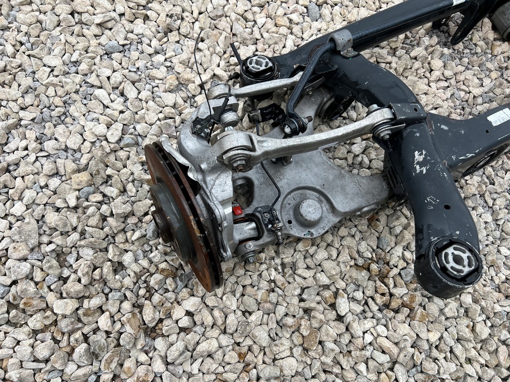 фото №3, Alfa romeo giulia подвеска поворотный кулак левая задняя комплект