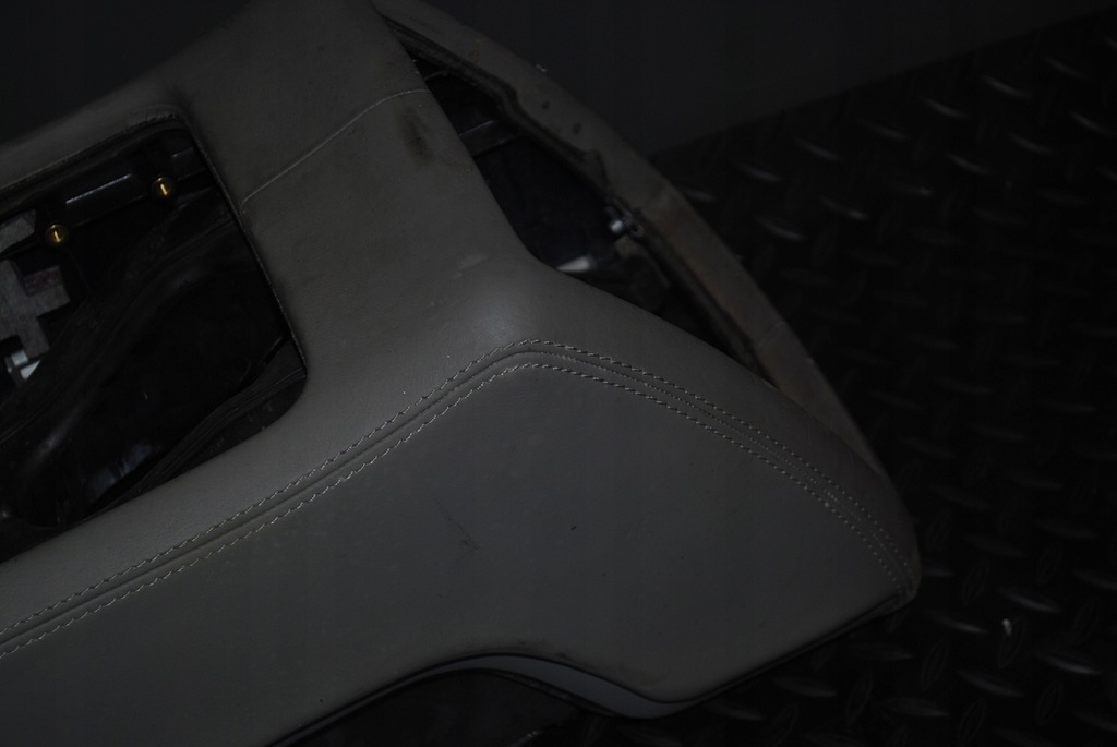 фото №16, Туннель средний кожа 4e0863241e audi a8 s8 d3 w12