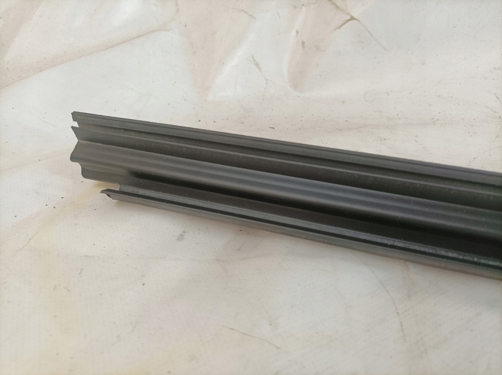 фото №12, Ram 1500 11 молдинг прокладка дверь usa левый задняя