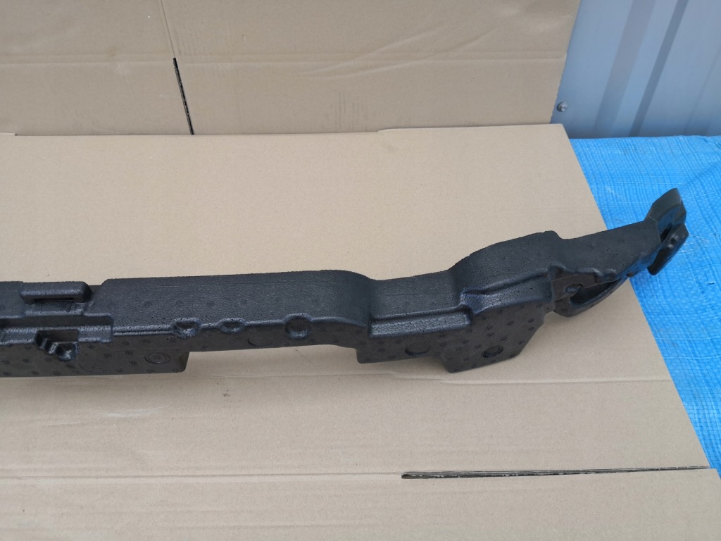 Купити Audi a3 8y0807550 абсорбер піна бампера перед