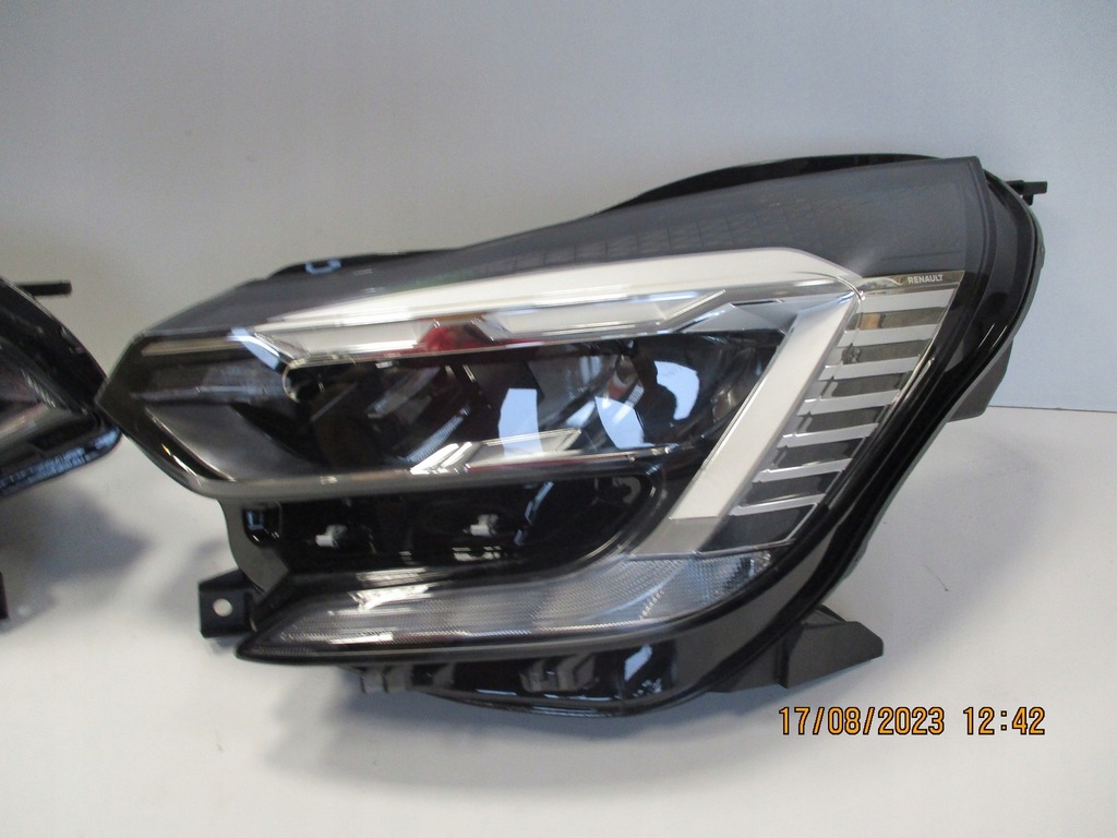 фото №2, Лампа левая перед передняя full led renault captur ii 260608054r