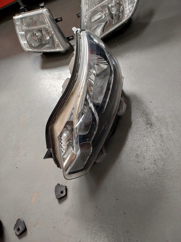 фото №1, Лампа левый перед toyota proace ii eu