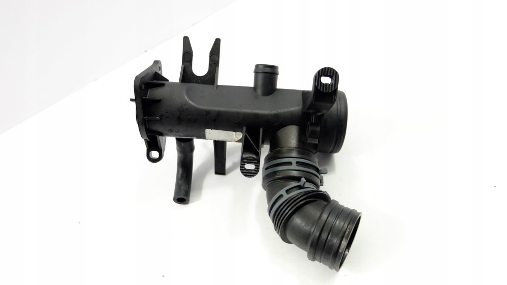 Vw touran 1.4 tsi труба шланг повітря 03c129617h Київ