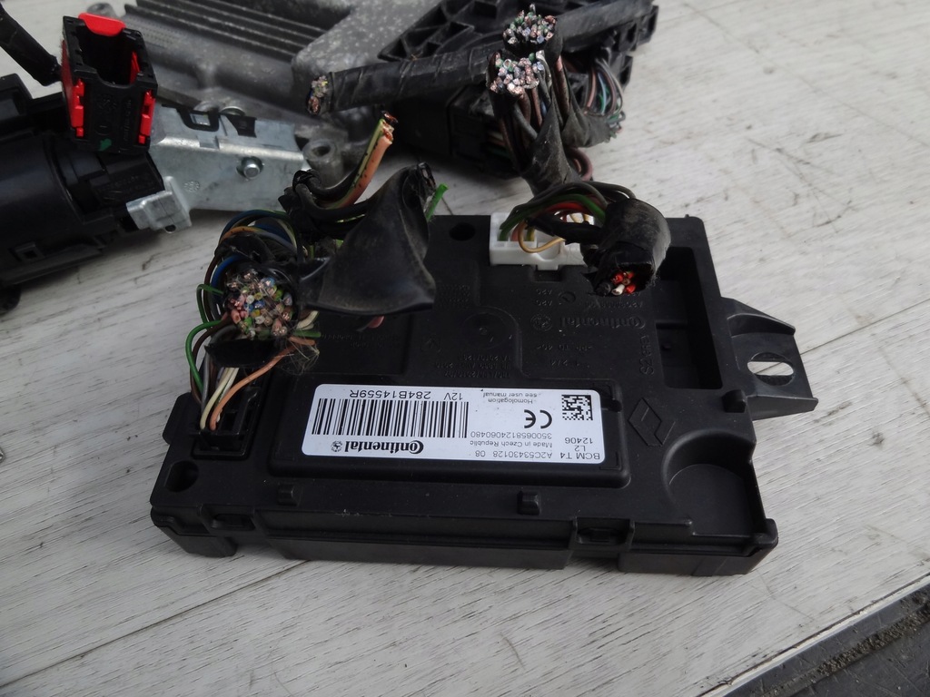 фото №5, Dacia dokker 2013 1,5 dci бортовий комп'ютер 2371022212r замок запалювання bcm набір оригінал