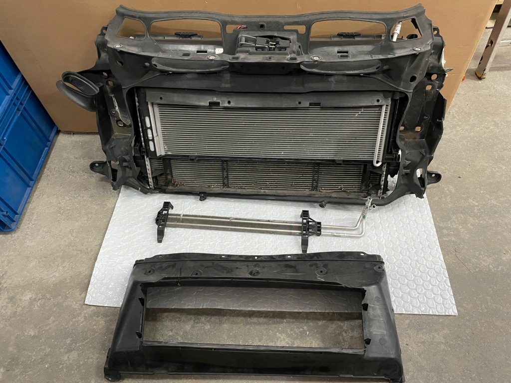 фото №1, Porsche panamera 970 pas передний радиатор балка