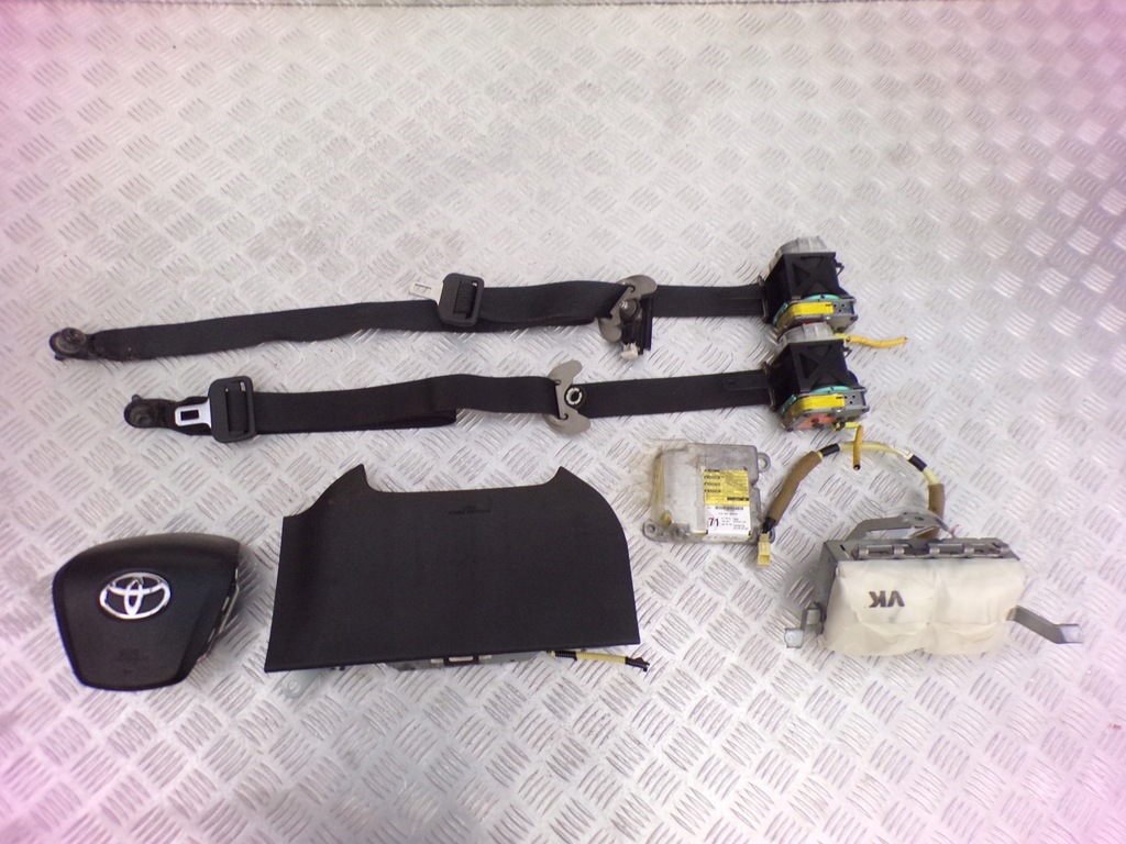 фото №1, Подушка kpl подушек ремни toyota verso lift 13-