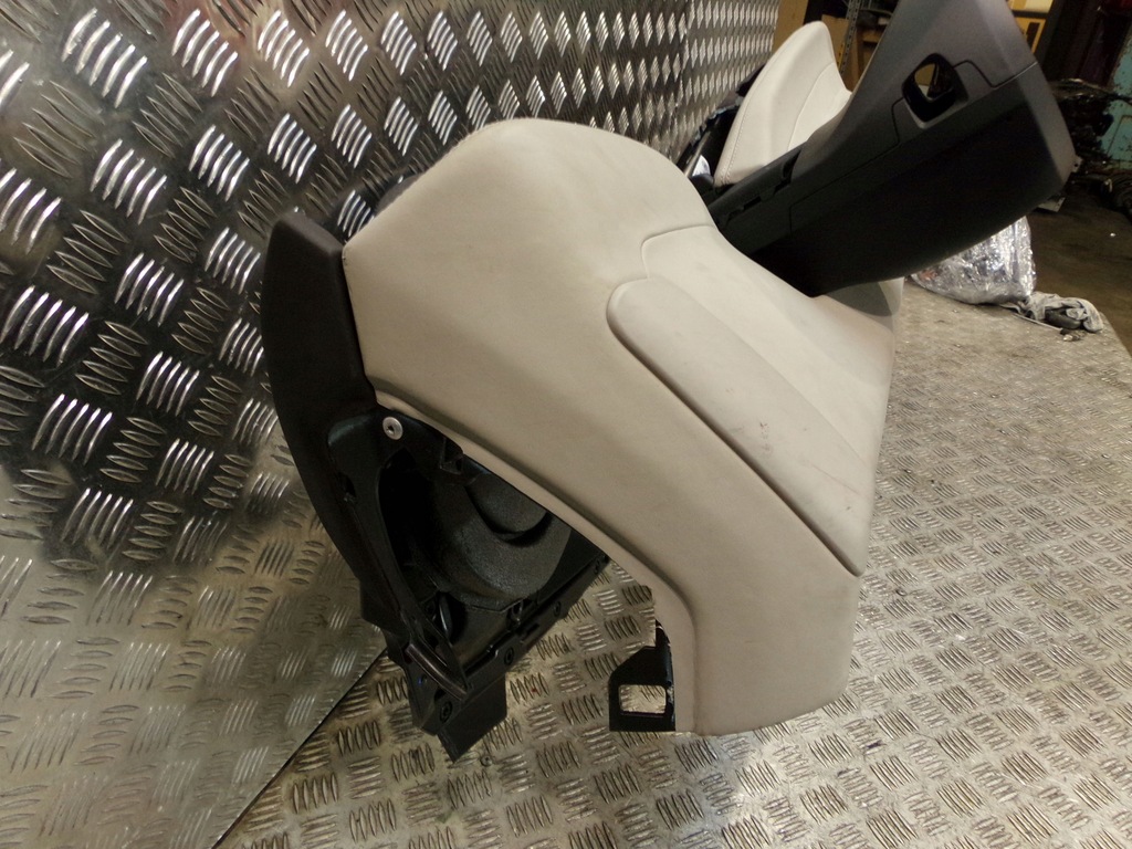 фото №9, Bmw i8 приборная панель приборная консоль оригинал / кожа