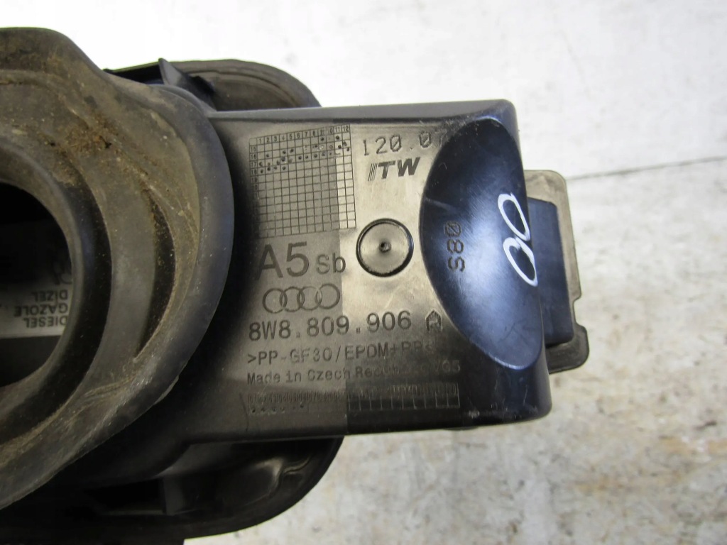 Audi a5 8w6 кришка заливної пального 8w8809906a Доставка