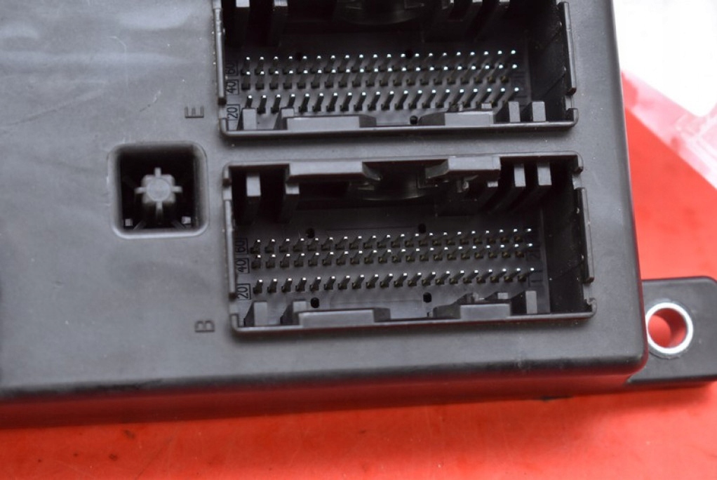 фото №14, Коробка запобіжників bsi gx73-14f041-al jaguar xe 3.0 v6 sc 340 km 14-20