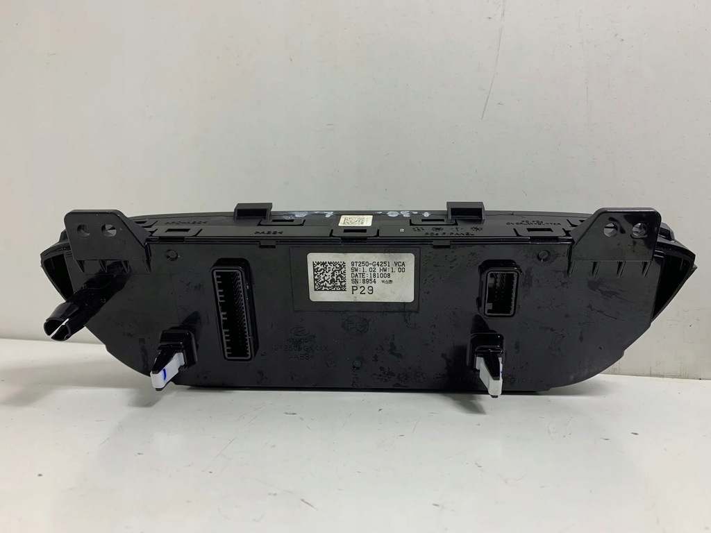 фото №6, Hyundai i30 2019 панель кондиционера