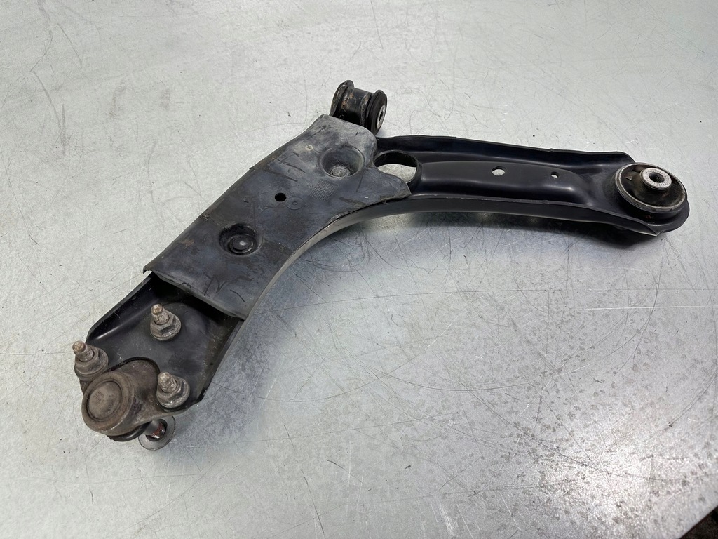 фото №11, Volkswagen passat b8 2016 перед правая нижний рычаг передний 3q0407152e