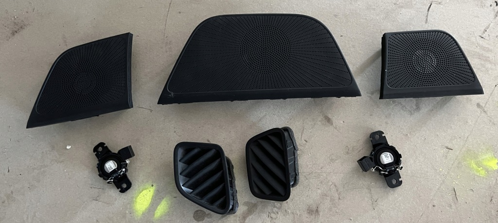 фото №1, Kia xceed x-ceed решітка заглушка панелі динаміка