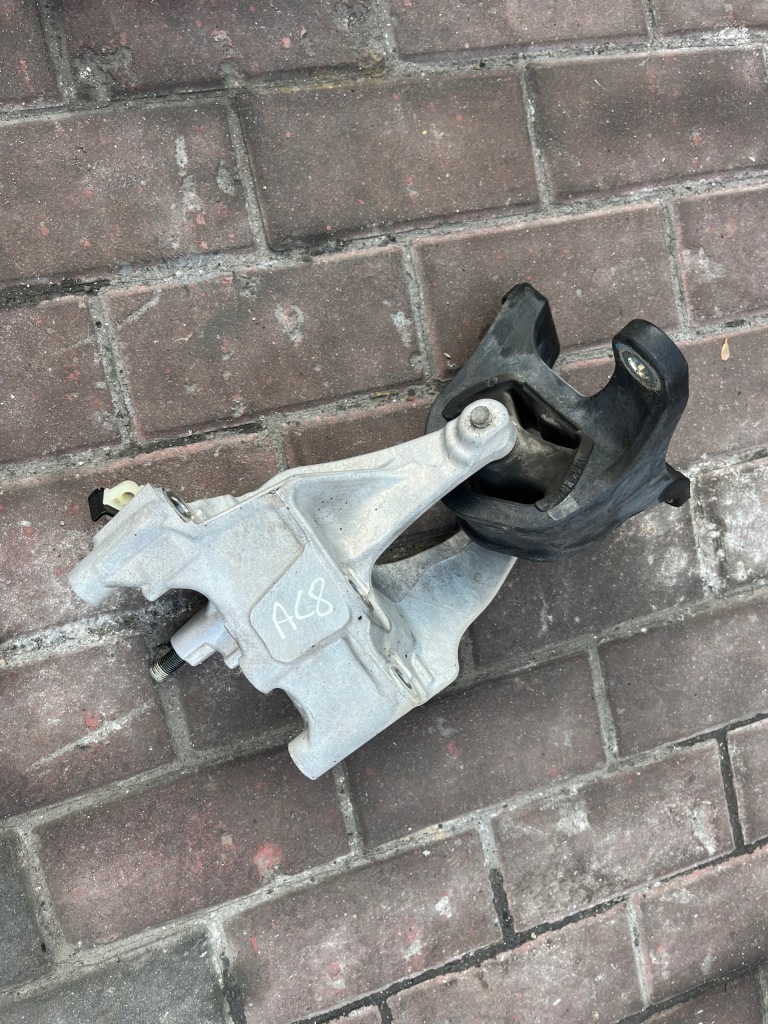 фото №1, Кронштейн подушка двигуна honda accord viii 2.0 16v i-vtec r20a3