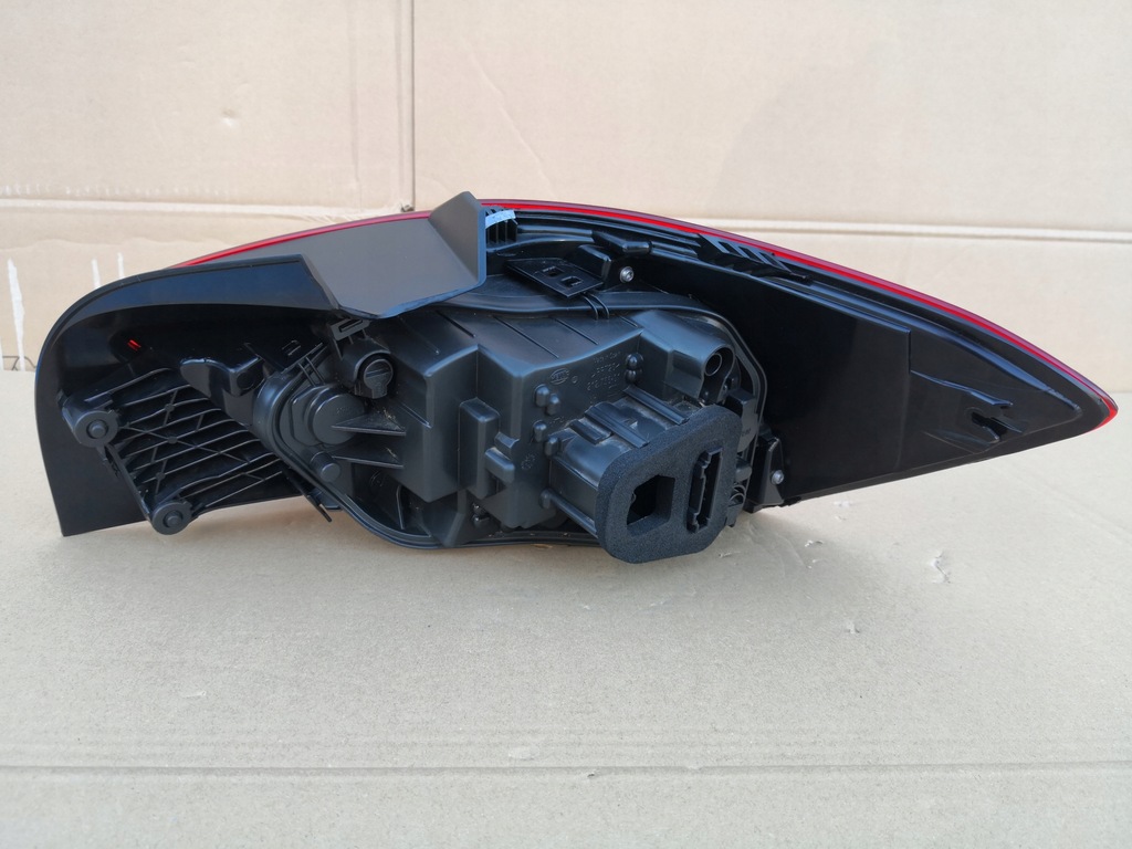 фото №15, Seat ibiza v 6f0 17- лампа задняя левая 6f0945095h