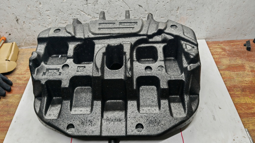 Вкладиш колеса запасного органайзер пінопласт mercedes w251 r klasa a2518990021 Недорого