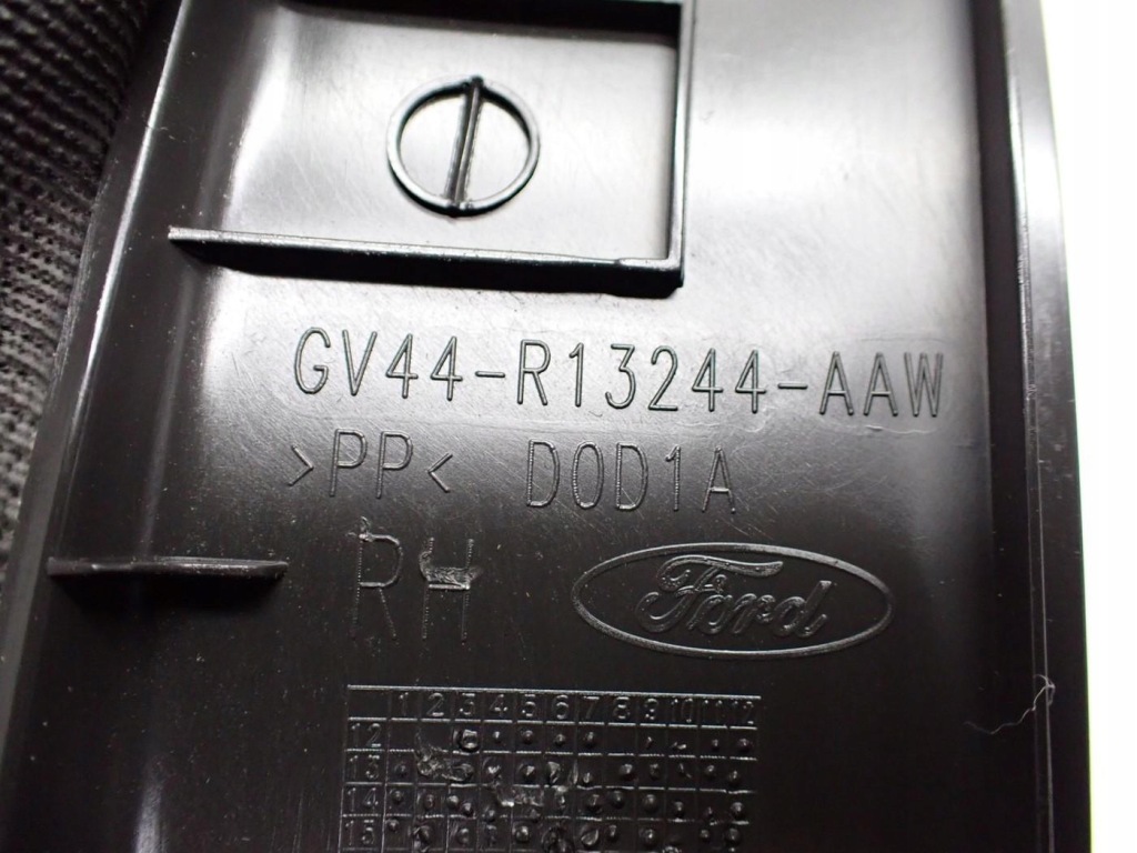 Накладка захист  порога  поріг правий задній gv44-r13244-aaw ford kuga 2 mk2 17r Доставка