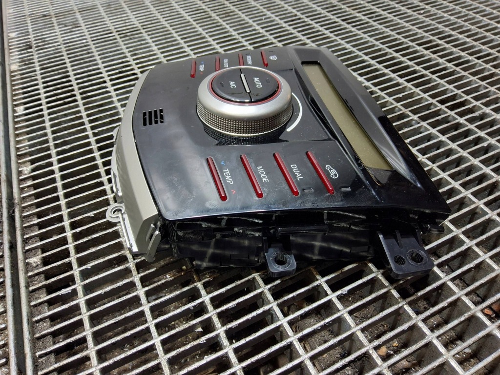 фото №5, Панель кондиционера ssangyong tivoli 6872035000