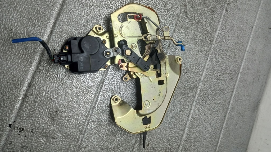 фото №2, Замок правый задняя kia carnival ii 02r