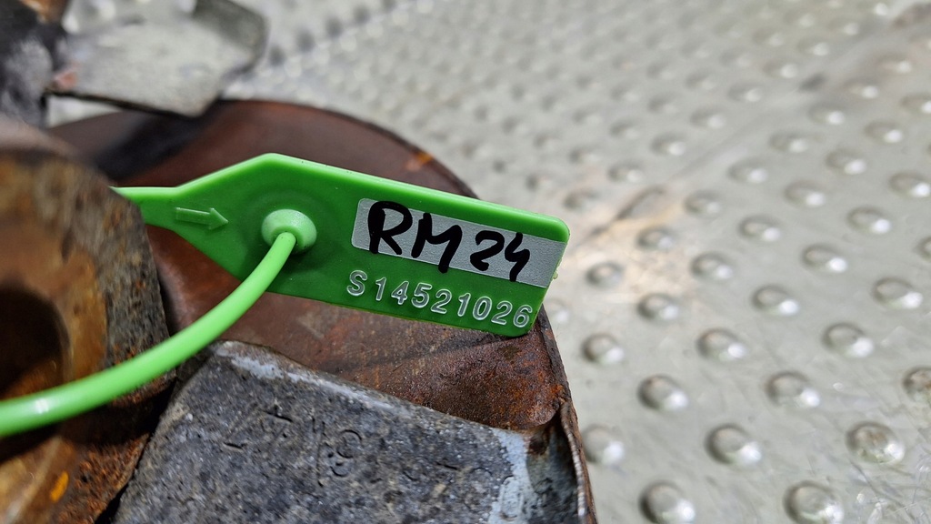 фото №8, Поворотный кулак правая перед a4473300120 mercedes vito v-klasa w447