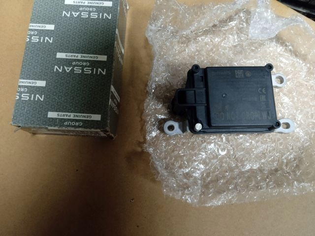 фото №1, Nissan x-trail t32 lift радар передній датчик датчик перед oryg.