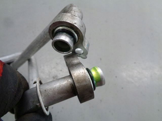 фото №3, Mazda premacy i 00 1.8 16v шланг кондиционера