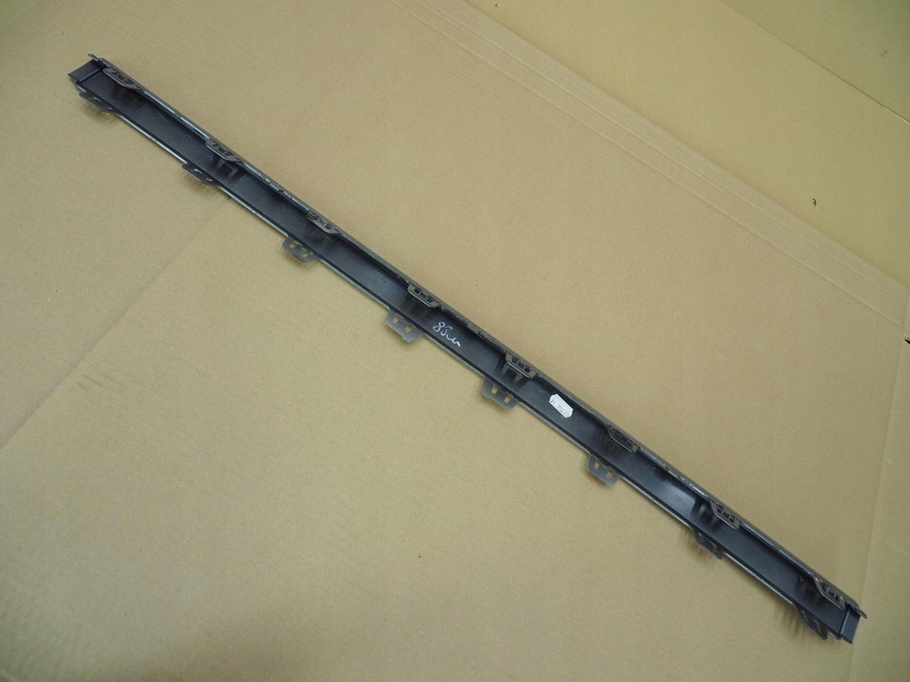 фото №11, Audi q2 81a 16- молдинг середня бампера задня