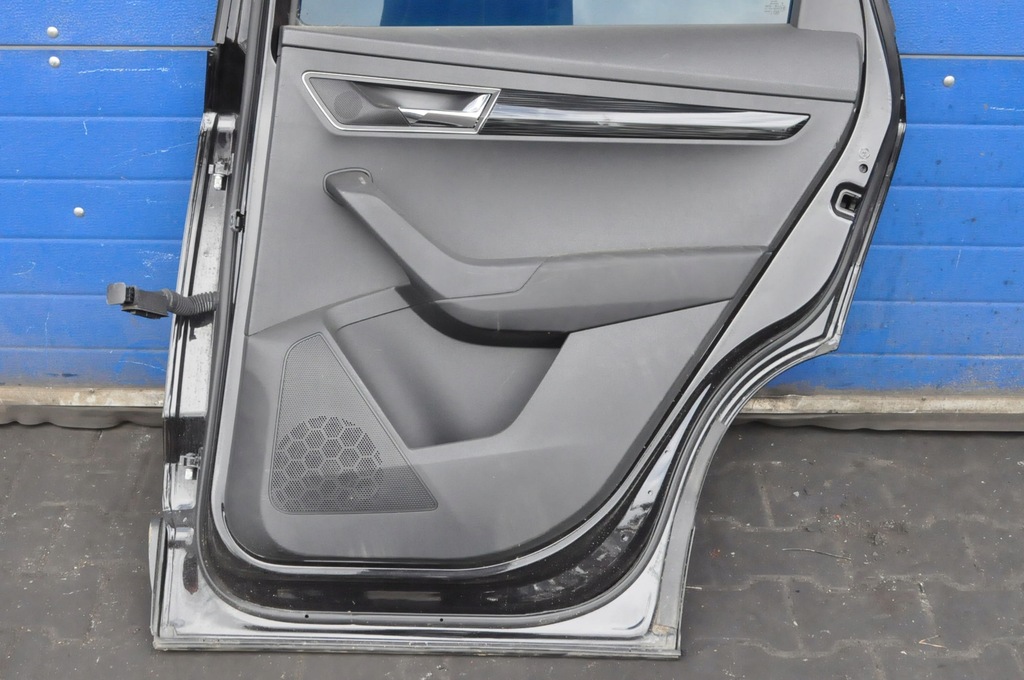 фото №10, Skoda karoq дверь правый задняя задние полный