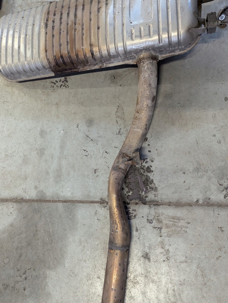 фото №11, Bmw x1 f48 f49 2015-2022 2.0i гасник труба вихлопна