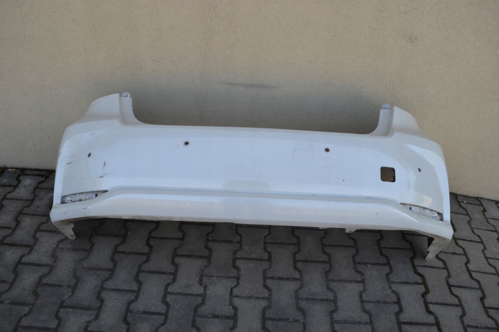 фото №1, Toyota оригінальний номер 52159-02e60 бампер задня