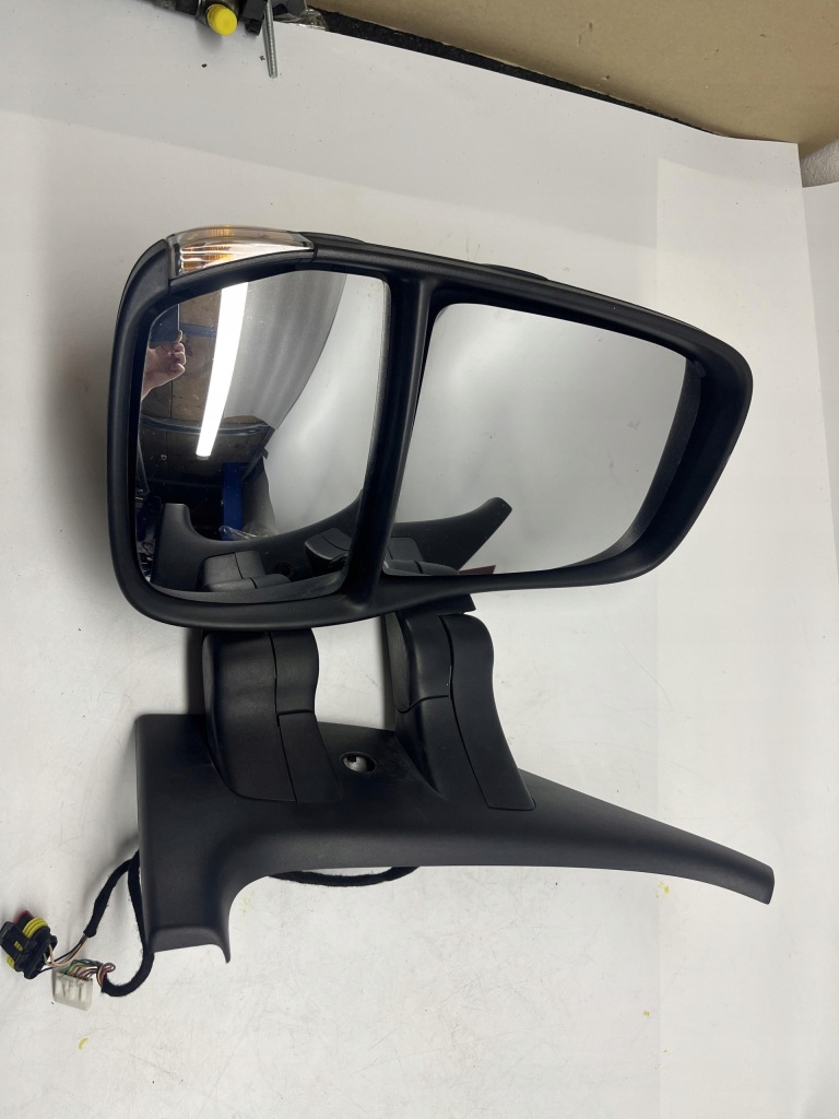 фото №1, Iveco daily iv зеркало левая наружное 4+7pin