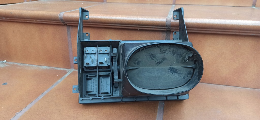 фото №5, Audi 100 c3 81-97 решётка средняя обдув панель