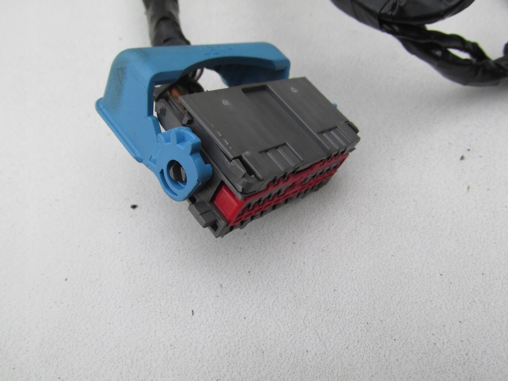 фото №6, Джгут підлокітник aux in kuga mk1 2009 rok