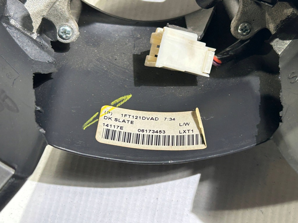 фото №8, Повітропровід шкіра dodge challenger srt8 2008r-