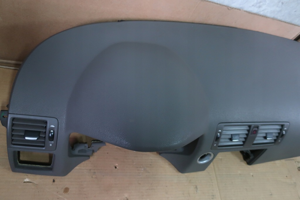 фото №6, Volvo v50 s40 c30 приборная панель приборная консоль ремни 04-12 europa beż