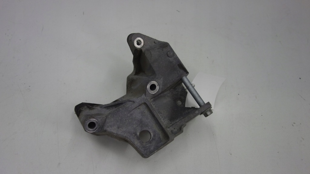 Купить Volvo кронштейн кронштейн подушка двигателя 6g926p096fc