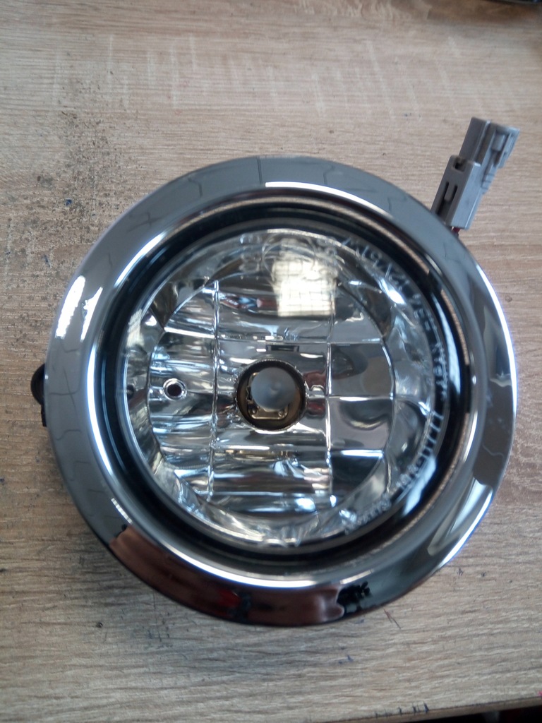 фото №1, Противотуманная фара subaru impreza oryg.