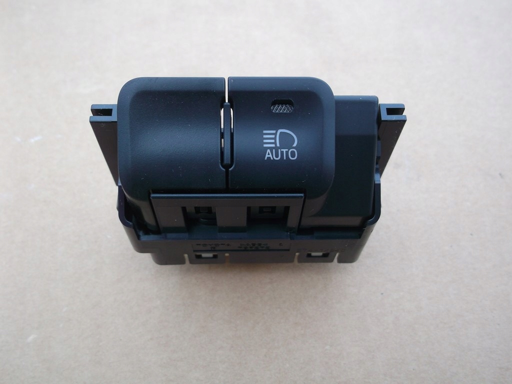 фото №1, Toyota prius iv переключатель света дальнего света