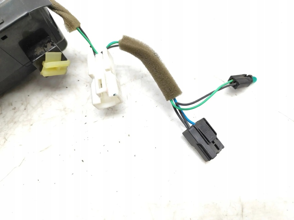 фото №8, Пепельница hyundai sonata v nf 845503k000 2.0l дизель 103kw 2006