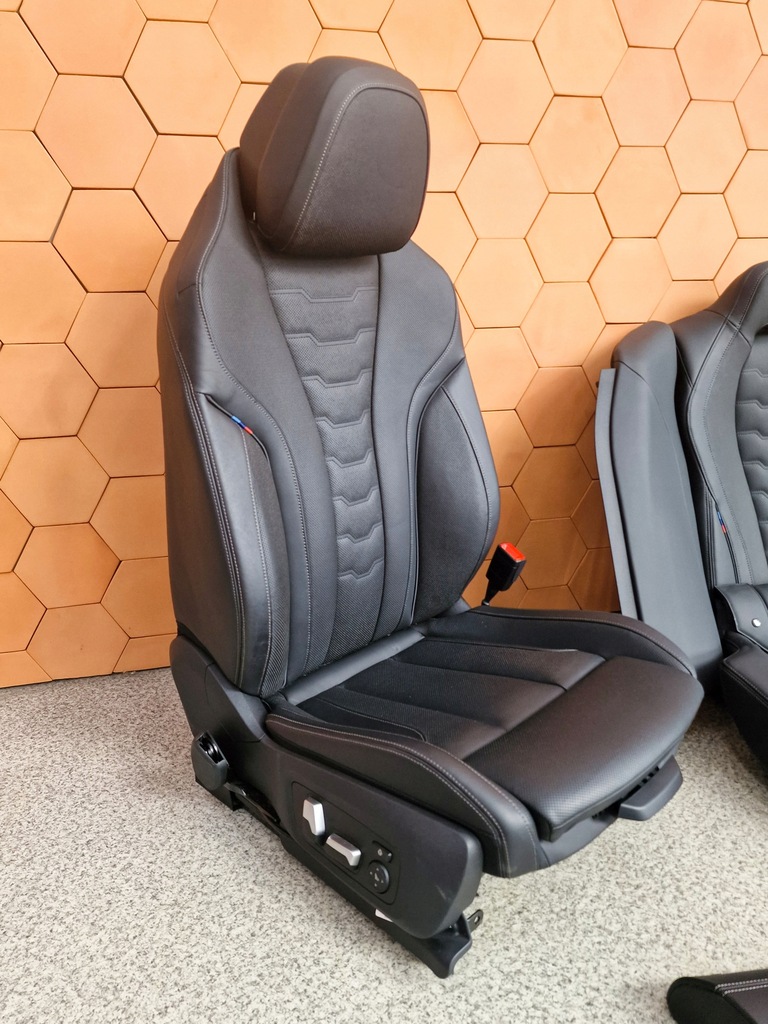 фото №6, Bmw 8 g16 салон сидіння чорні шкіра merino вентиляція bowers шторка