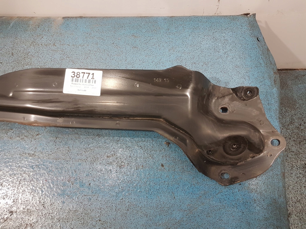 фото №3, Ford focus mk3 lift распорка чашка av6116h004ac