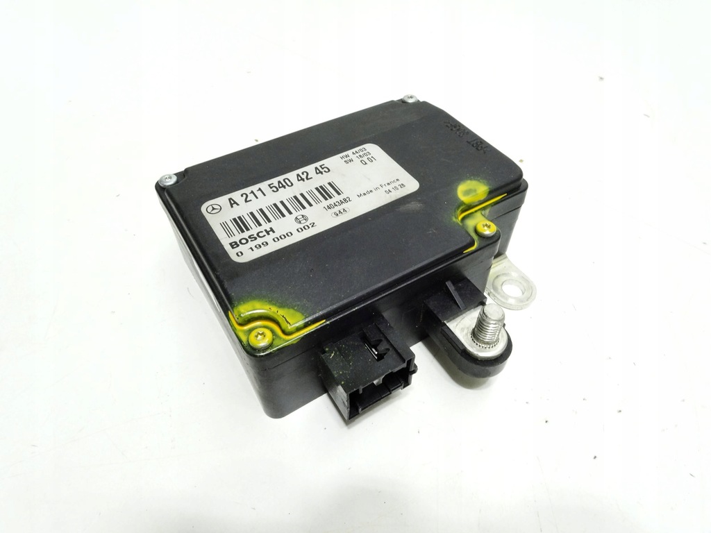 фото №1, Mercedes w211 - модуль напряжения аккумулятор