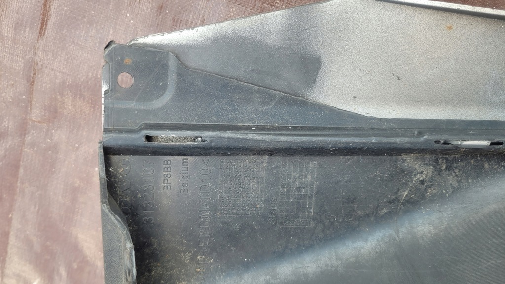 фото №13, Volvo v40 cross country накладка бампера задняя 31323107 // 1481