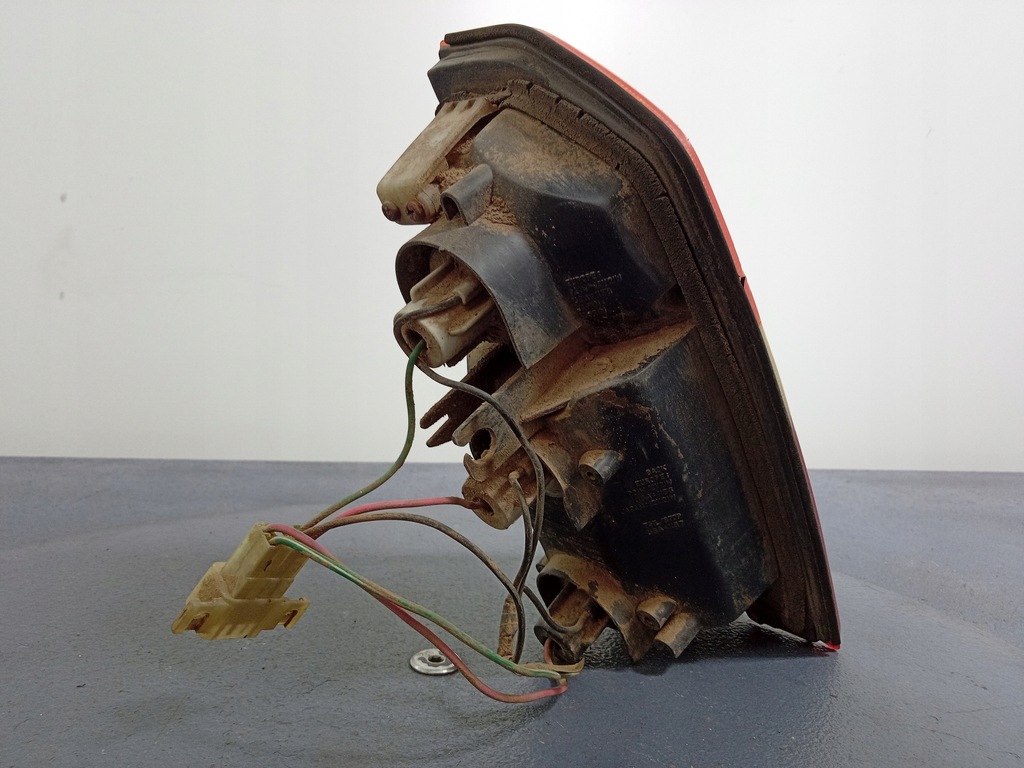 фото №5, Suzuki vitara i 88- лампа задняя левая 220-32224l