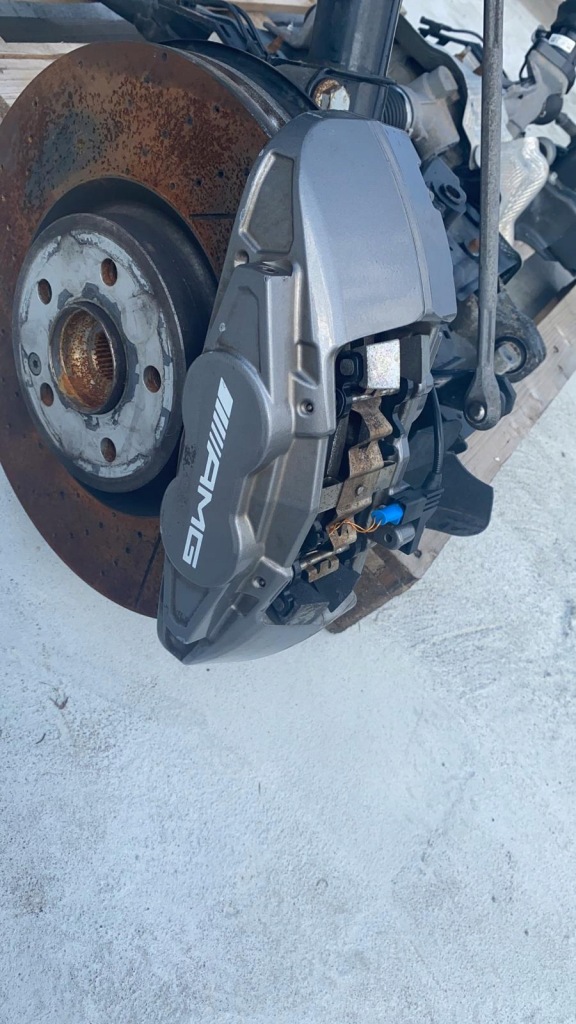 фото №1, Mercedes gla x156 45 amg супорт гальмівний перед lr