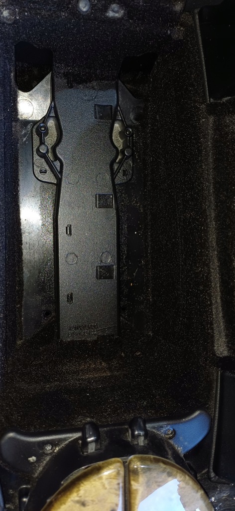 Подлокотник туннель средний mercedes e w211 drewno avantgarde Оригинал