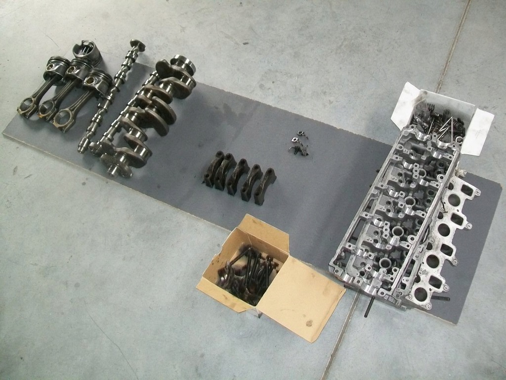 фото №1, Частини двигуна audi 2,0 tdi двигун 03l021cg