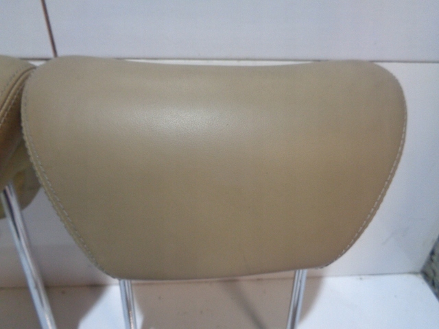 фото №7, Підголівники сидінь передніх lancia thesis 02-09 beż