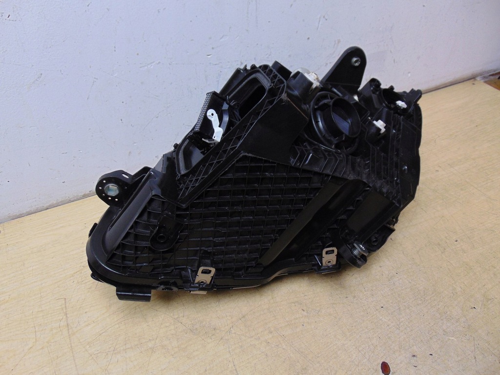 фото №15, Лампа правая перед mercedes w205 lift a2059062206 europa