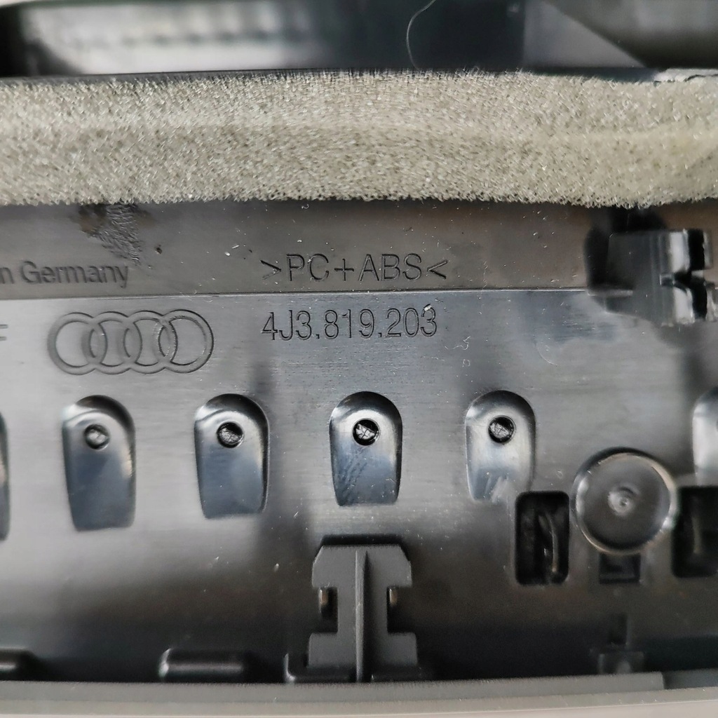 фото №8, Audi e-tron gt 2022 форсунки / ґрати обдув панелі приладової панелі