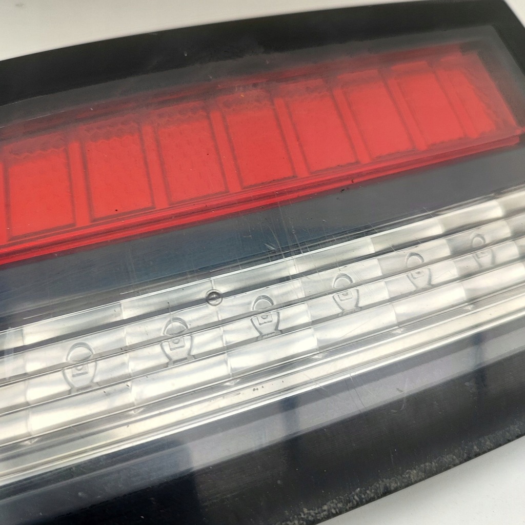 фото №7, Opel ampera 2014 права сторона лампи задній кришки багажника